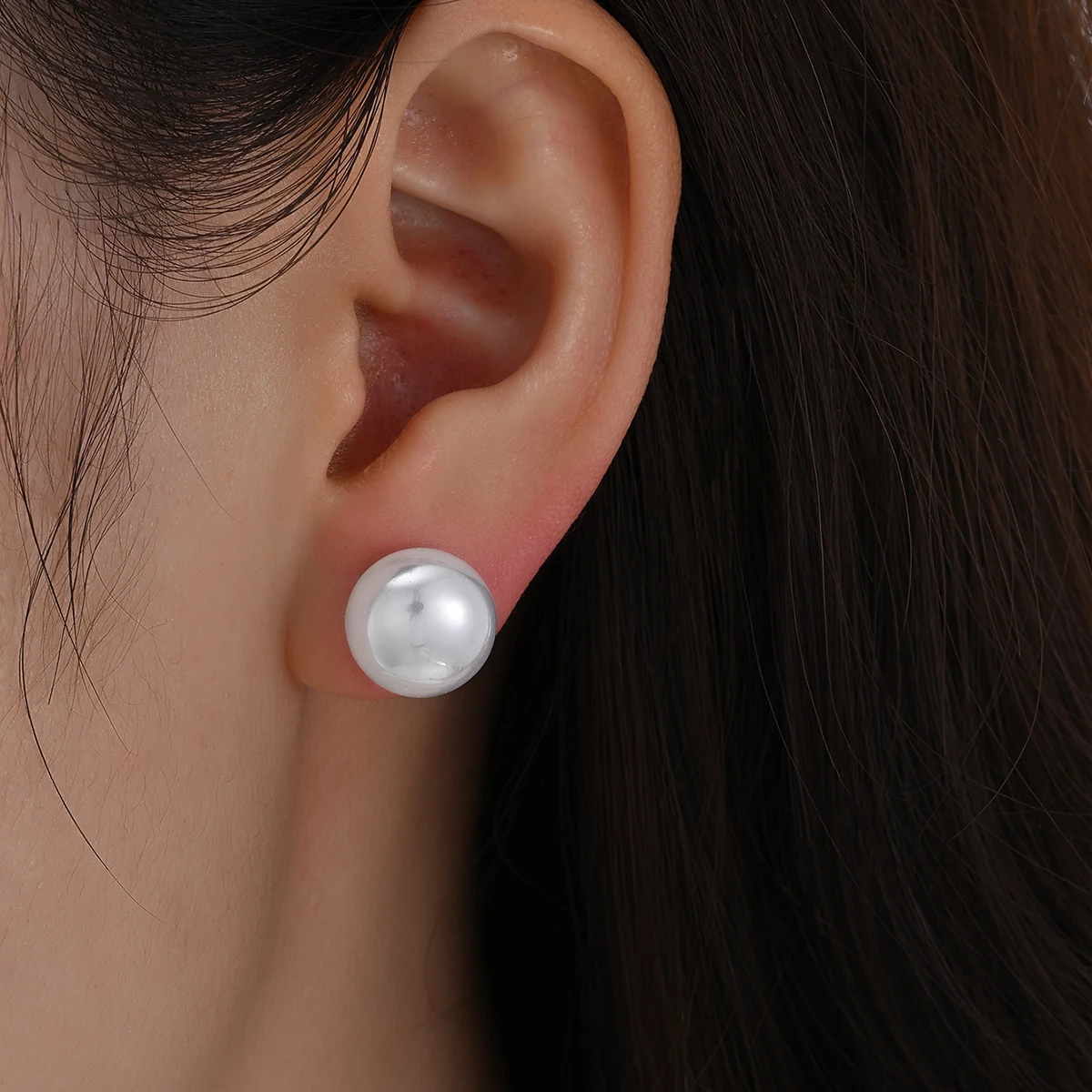 3 Pairs Elegant Minimalist Chic Faux Pearl Earrings Set for Women Vintage Muffin Round Stud Earrings Daily Holiday Wear Jewelry