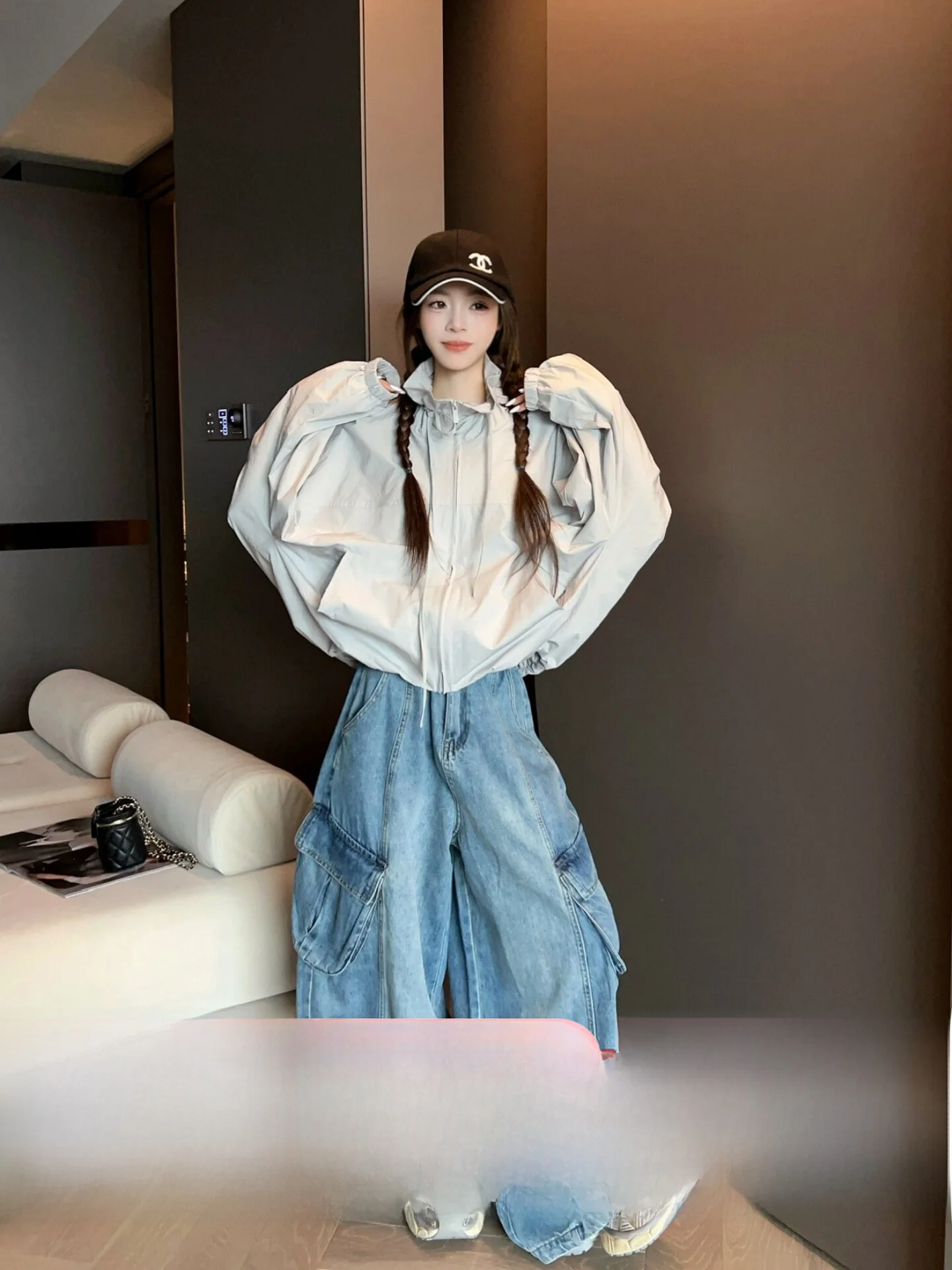 

Fashionable Pocket Denim Jeans Women's Compact Casual Wide Leg Pants Loose Fit Spring 2026 New Style Ladies Jeans