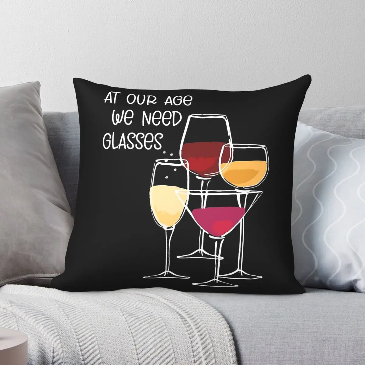 „At Our Age We Need Drinking“-Kissenbezug aus Polyester, Leinen, Samt, bedruckt, mit Reißverschluss, dekorativer Kissenbezug für Zuhause
