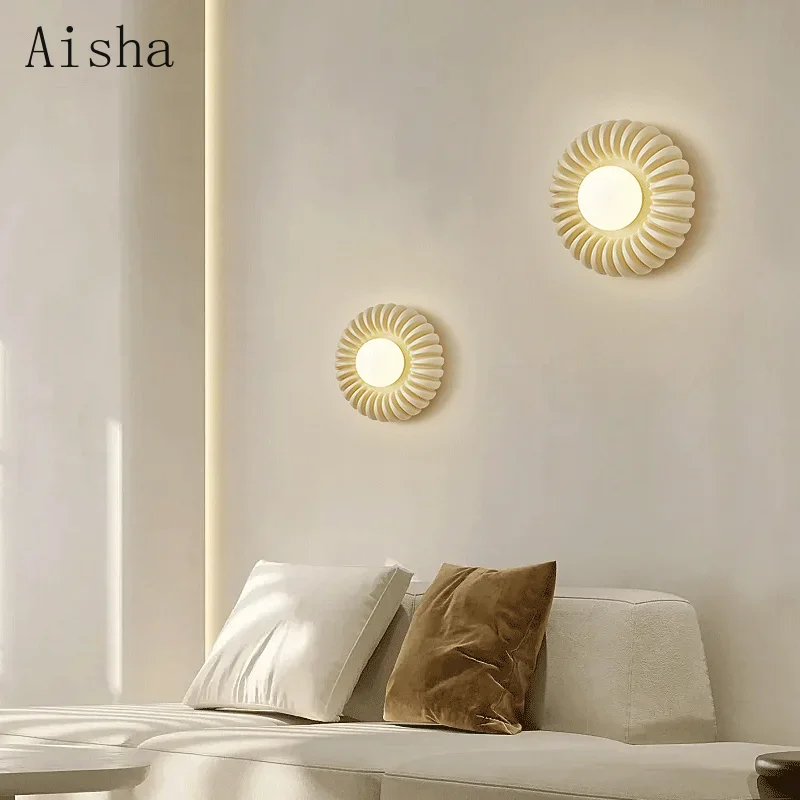 French Circular White Bedside Wall Light Bedroom High-end Retro Round Living Room Sconce Milk White Resin Light Fixture