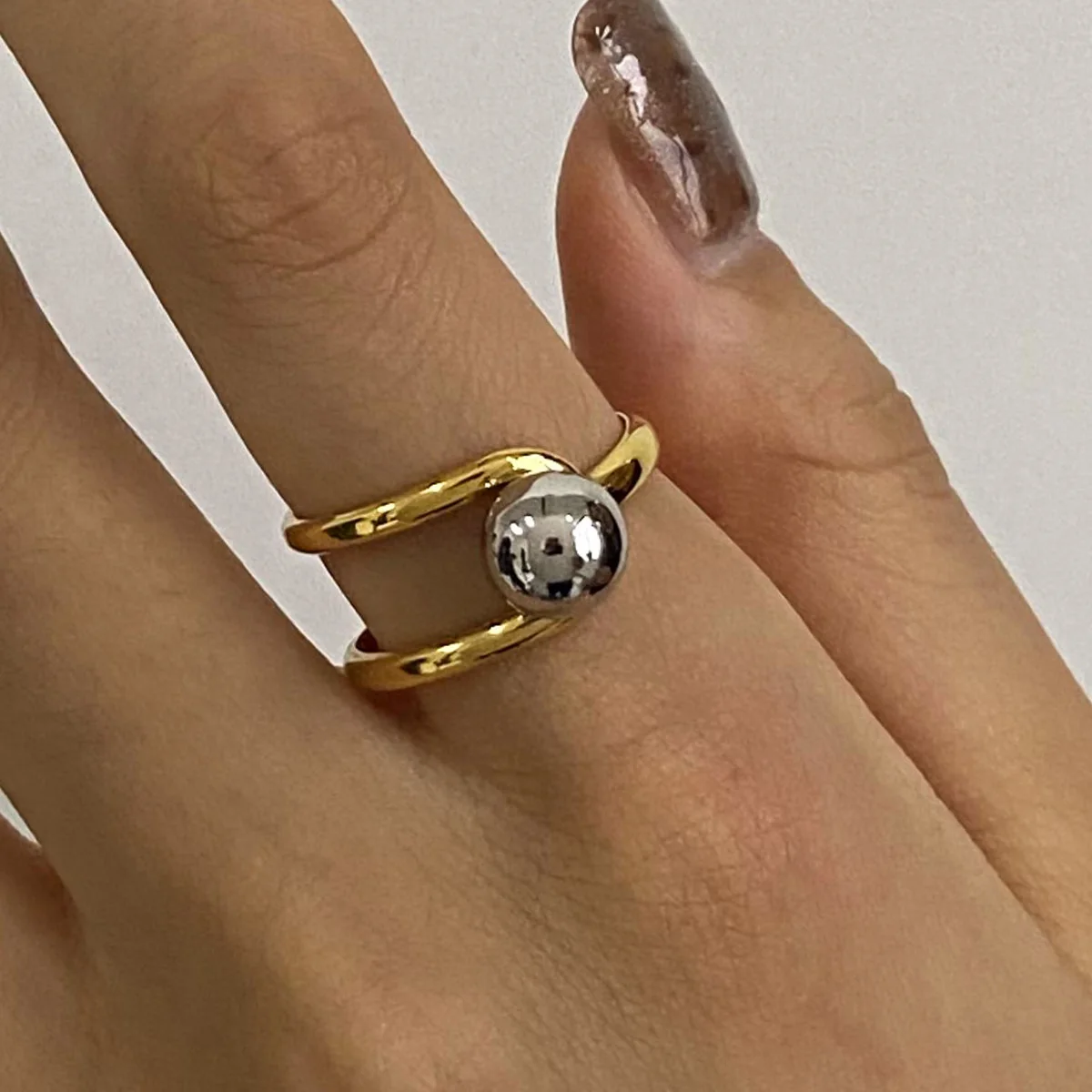 Minimalist 18K Gold Plated Charm Color Matching Line Hollow Steel Ball Opening Ring Women Anti Allergic Jewelry Gala Gift