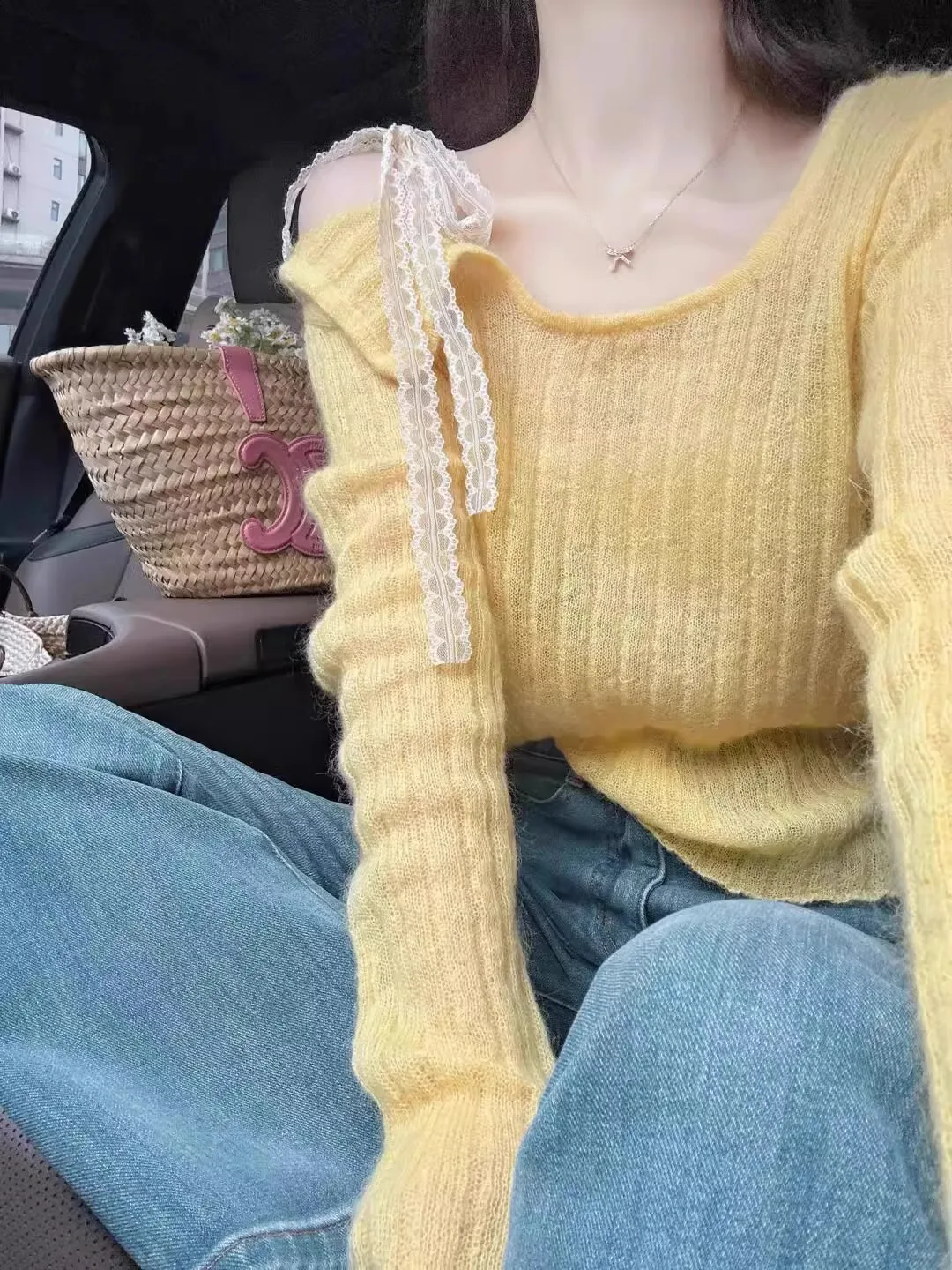 Early Spring Gentle Shoulder Bared Lace Trim Yellow Knitted Top Women's Spring Autumn Thin Design Sense Sweater Loose Fit Kor...
