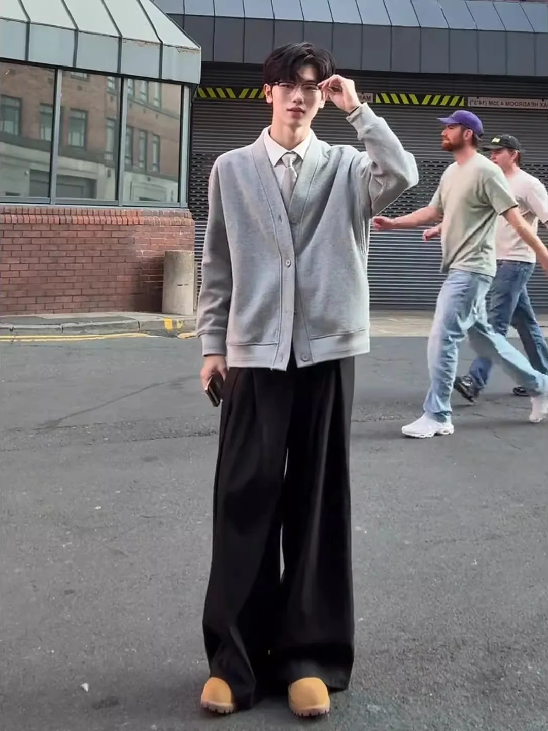 

Black Pleated Micro Flared Straight Leg Men's Business Casual Trousers Cleanfit Style Pure Color Home Office Leisure