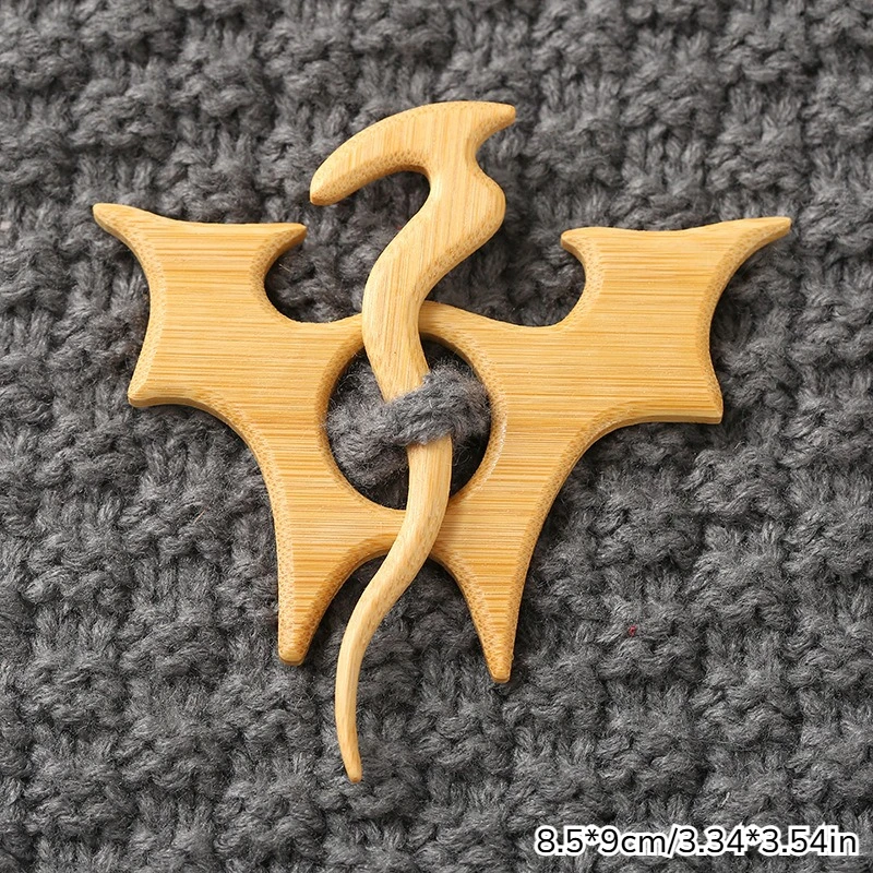 Vintage Wooden Brooch Autumn and Winter Sweater Shawl Wooden Pin Cute Fixed Buckle Decoration