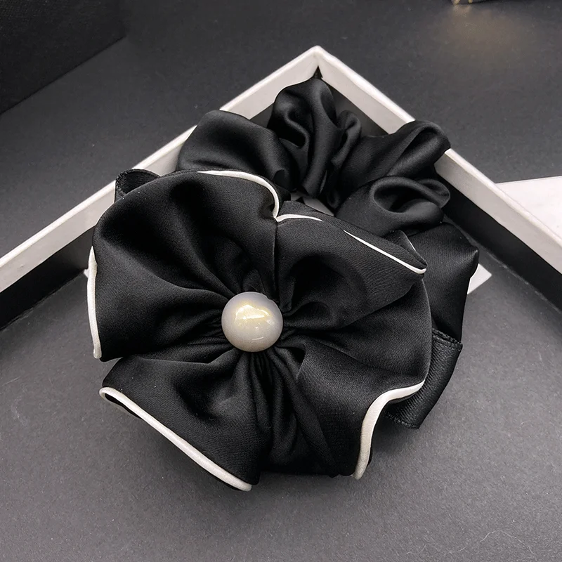 

"Small floral-style fashionable satin hair band, elegant and new style, hair tie, bun hairstyle, ponytail hair band, head flower