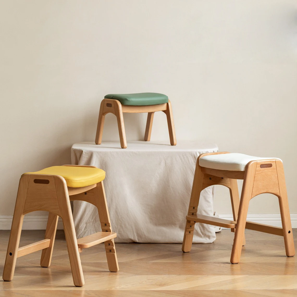 

Nordic Style Comfort Beech Children's Stool Stackable Stool Small Table Soft Bag Study Stool