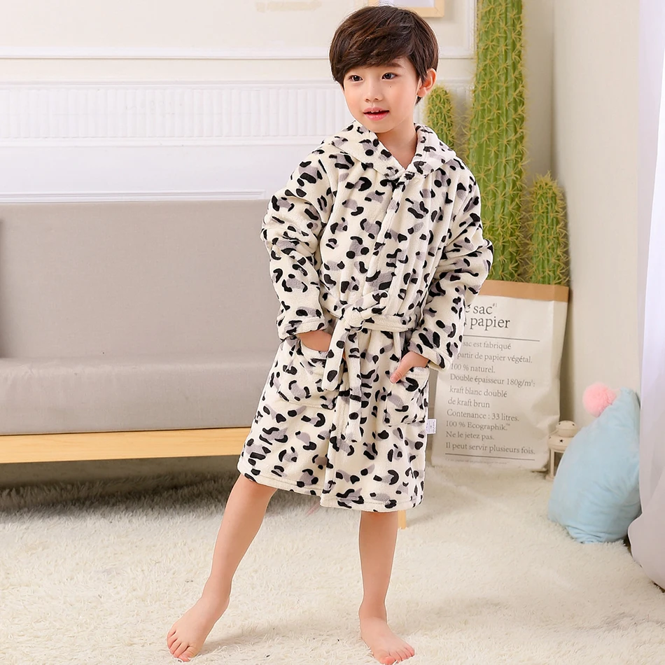 Acogedor estilo múltiple, batas con capucha de lana con estampado de dibujos animados, ropa de dormir Unisex para niños, elección Ideal para otoño, invierno y primavera