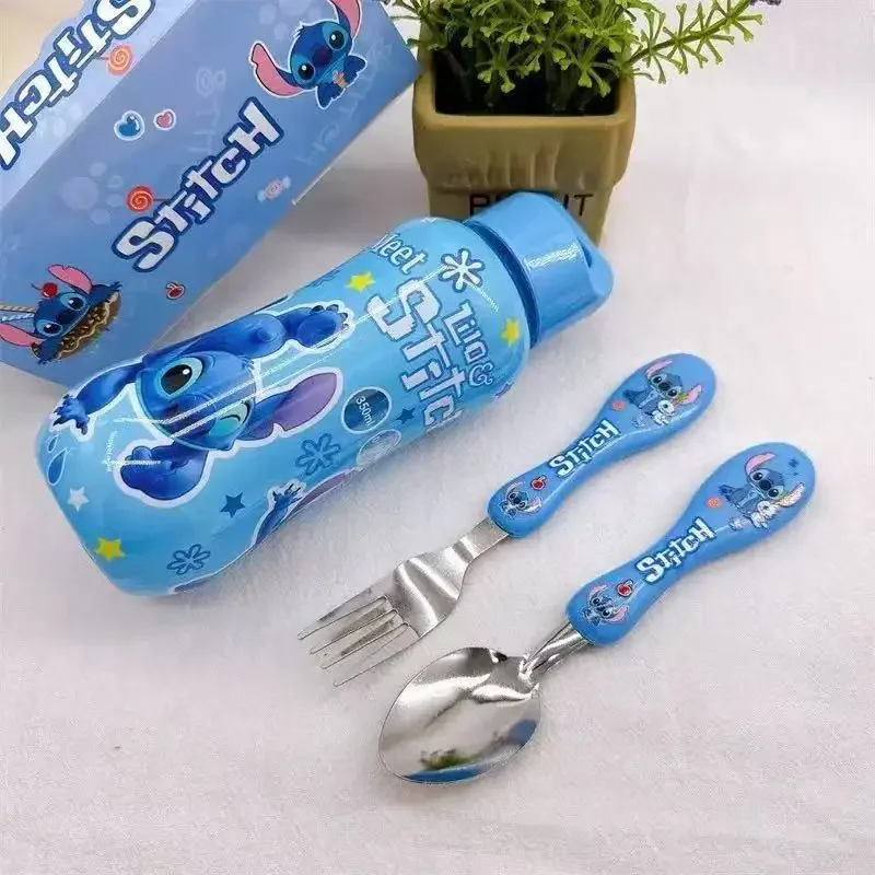 3-delige set Disney-Anime Stitch waterflesset voor kinderen, draagbaar servies, cartoon kinderlepel, vork, buiten, cadeau,