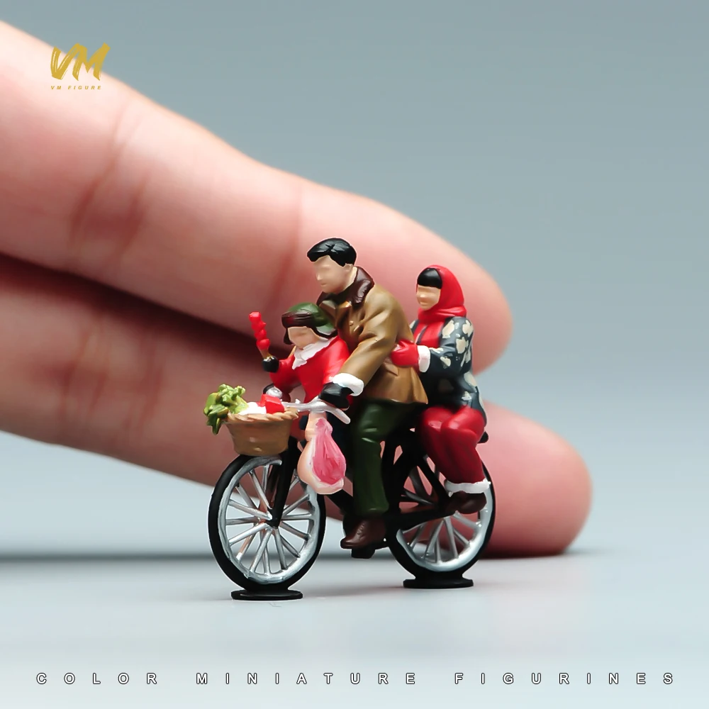 Painted Miniature 1/64 Scale Chinese Family Parents Child Ride Bicycles Suit Happy Figure 3D Print Diorama Doll Scene Props