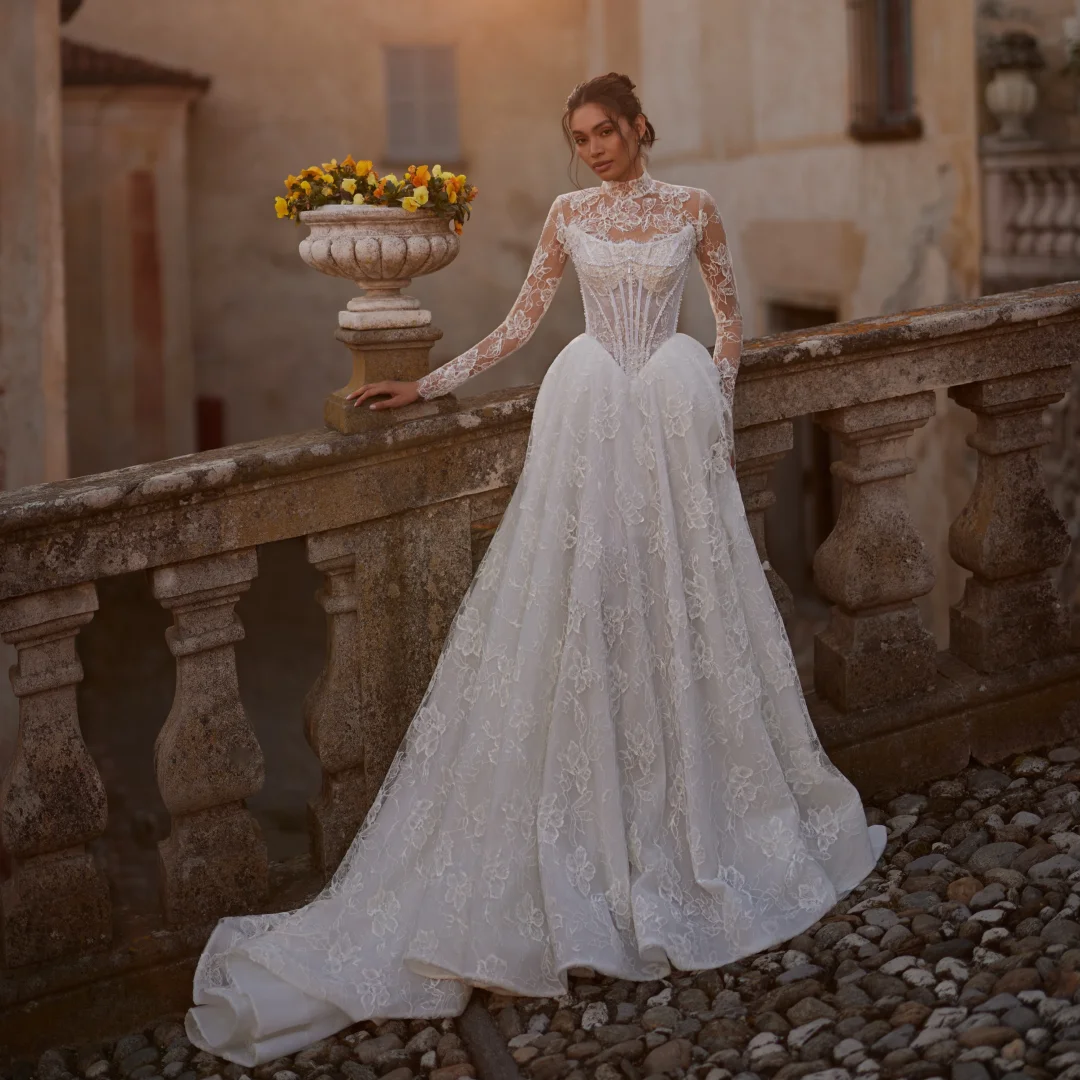 

Modest Long Sleeves Wedding Dresses Lace Bodice Retro Bridal Gown Arabic Exquisite robe de mariée Customized