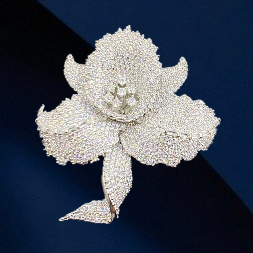 Winter New High-end Inlaid with Zircon Flower Brooch Luxury Design Iris Rose Orchid Corsage Clothing Accessories Pin Women Gifts