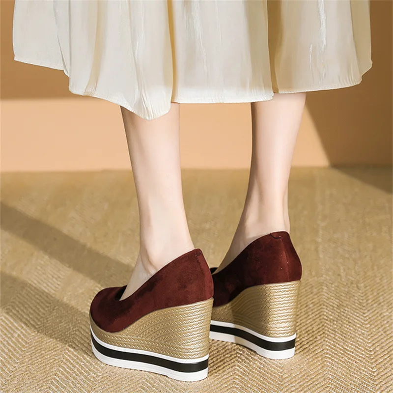 جديد ريترو موضة الفم الضحلة إسفين كعب حذاء فردي غير رسمي للنساء مريح متعدد الاستخدامات الانزلاق على مضخات مكتنزة 2026