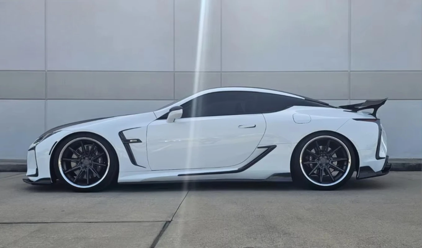 Factory Direct Sale LC500 LC500H Dry Carbon Fibre Ultra Light Polished Finish Door Panel Duck Wing Fender Body Kit