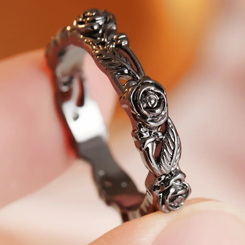 Retro Black Hollowed Out Ring For Women Carving Rose and Leaf Patterns Metal Ring Dark Atmosphere Personalized Jewelry