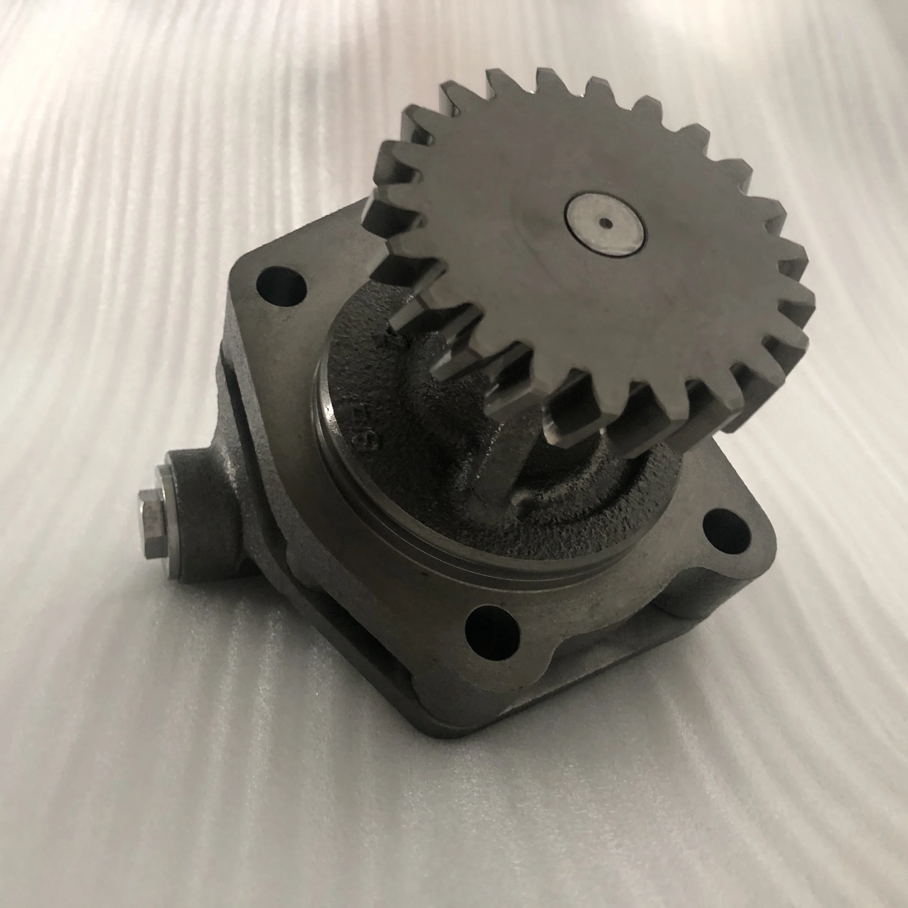 

WA500-6 WA500-7 WA500-8 Wheel Loader 6D140 engine oil pump 6261-51-9101 6261-51-9100