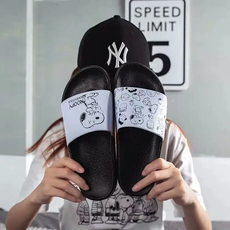 real photos 2025 summer new plus big size Couple Home Female Snoopy cartoon Cute fashion white and black women man Slippers