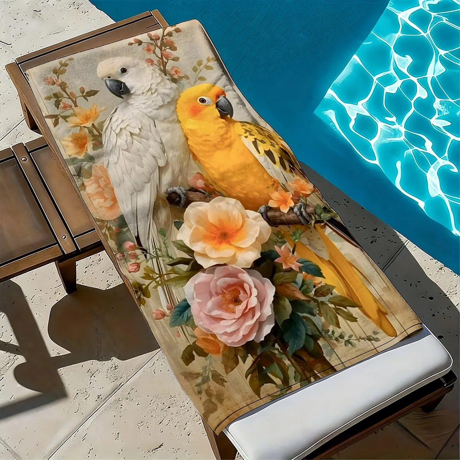 Exquisite parrot and flower patterns polyester microfiber beach towel is highly absorbent, suitable for swimming beach outings