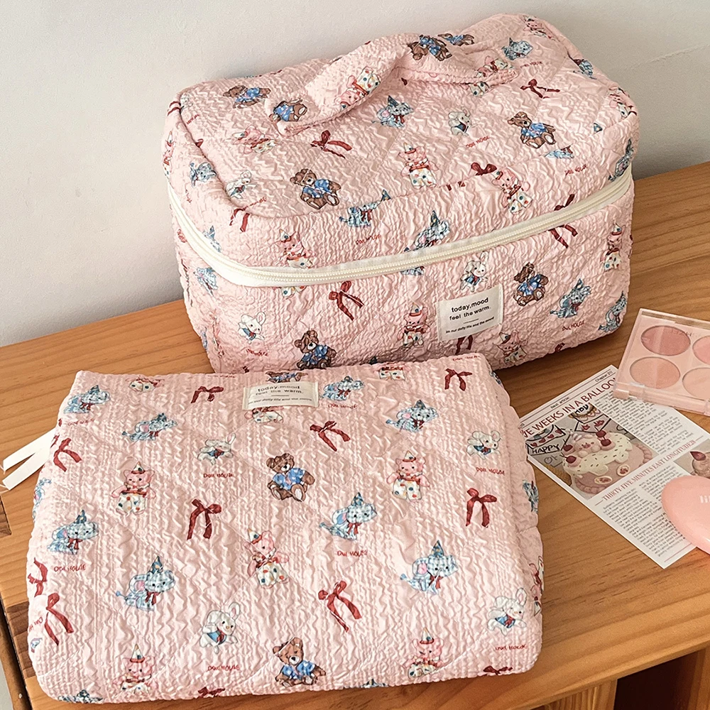 Niedliche rosa Mädchen-Cartoon-Make-up-Tasche, tragbare Tragetasche, Kosmetiktasche, Handtasche, Damen, Persönlichkeit, Damen, Make-up, Quilten, Reißverschlusstasche – Detail 4