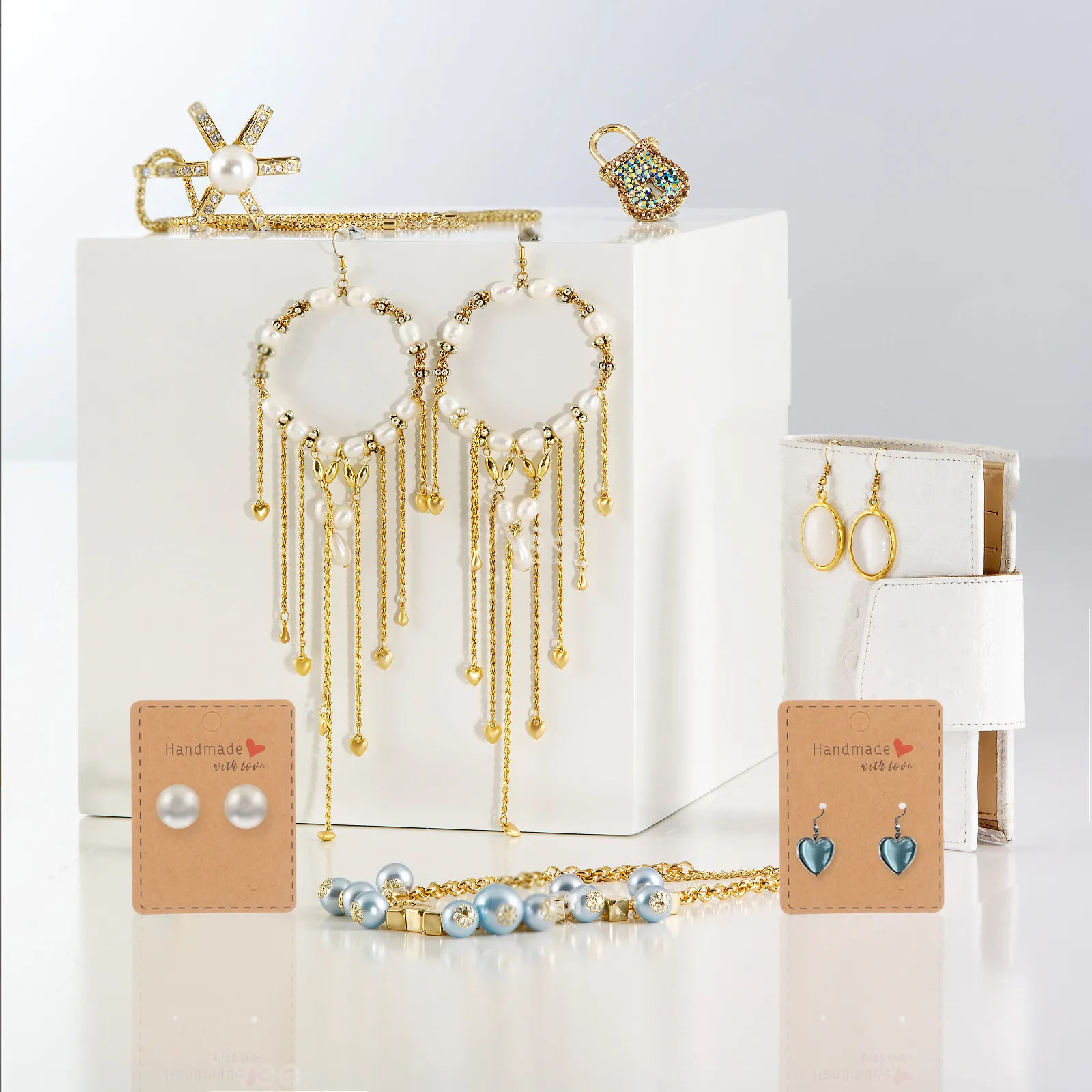

100Pcs Earrings Display Cards Paper Jewelry Packaging Cards Ear Stud Holder DIY Display Tags for Store Countertops