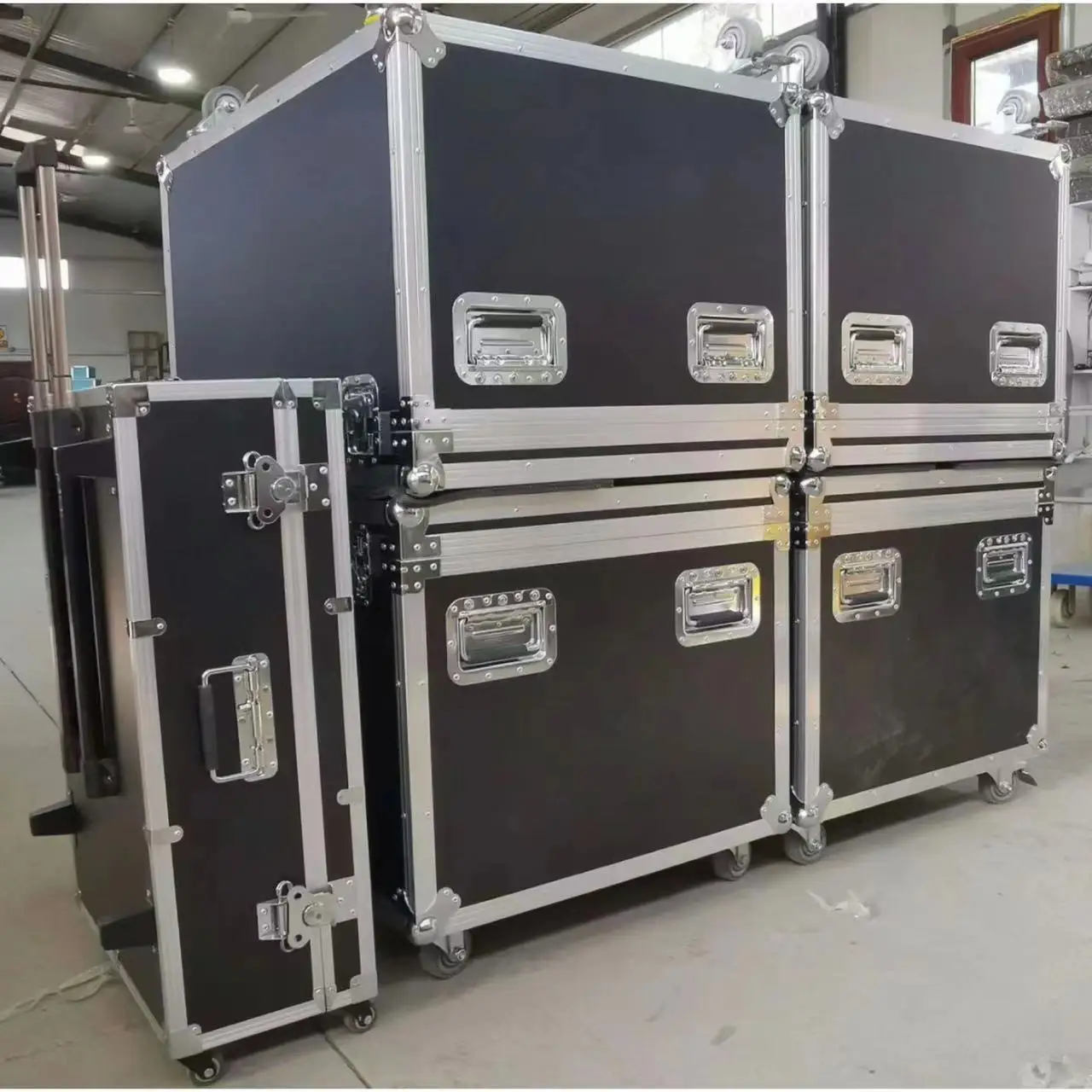xx-Customizable Large Equipment Carrying Flight Case with Foam Interior Hard Aluminum Road Case with Wheels