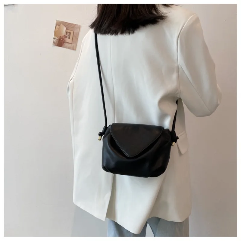 New Trendy Fashion Versatile High-end Women's Bag Soft Surface Casual Simple Messenger Bag Shoulder Pleated Bag