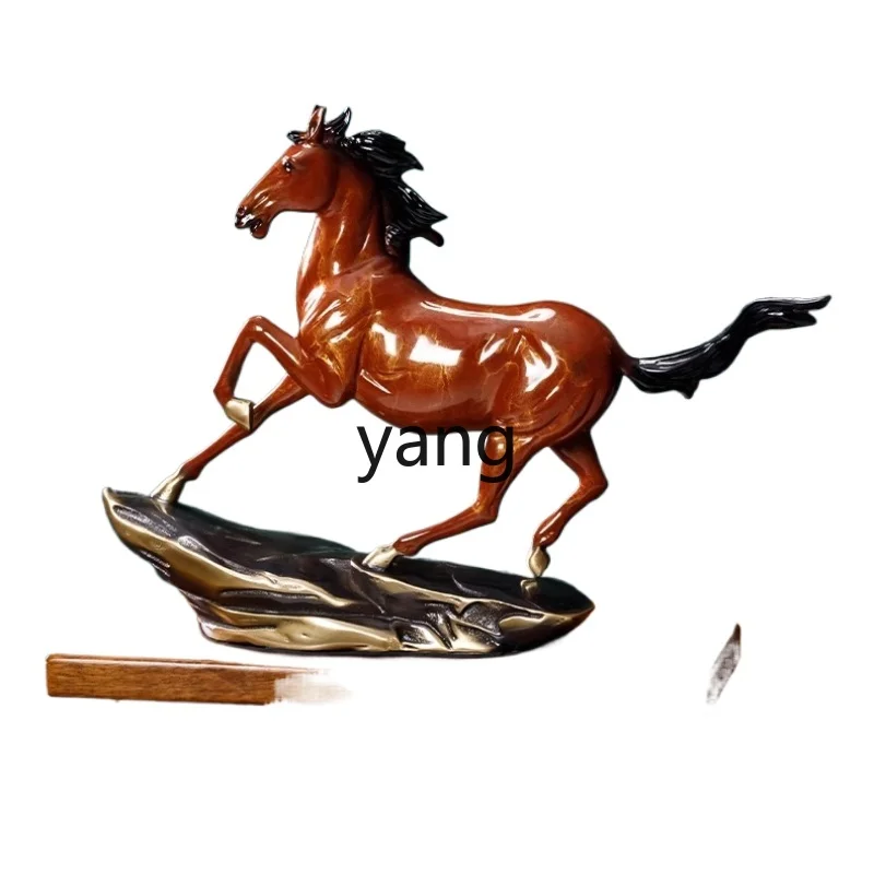 

LZR brass horse ornament has successfully led high-end office decorations