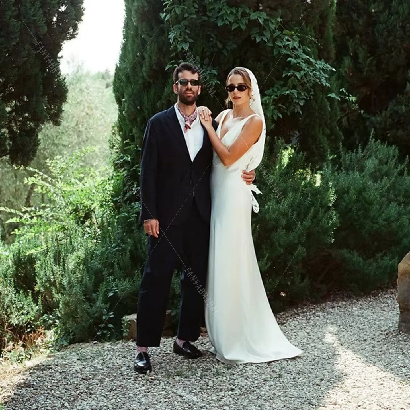 Classic Deep V Neckline Soft Satin Wedding Dress For Women Sleeveless Backless A Line Simple Bridal Party Dress TSWD898