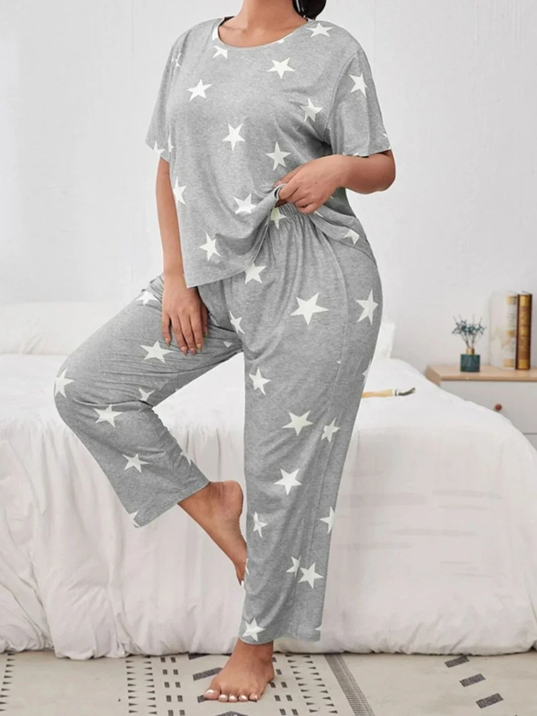 Two pieces -autumn and winter new leisure home clothes short -sleeved pants star full printed pajamas lady