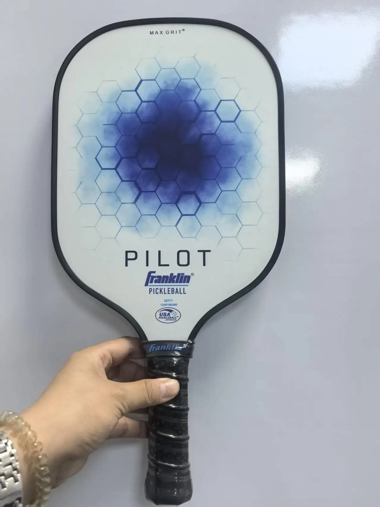 Premium Fiberglass Pickleball Racket With 10mm Polypropylene Honeycomb Core Max Spin Rough Surface Reinforced Edge Guard Anti-Co