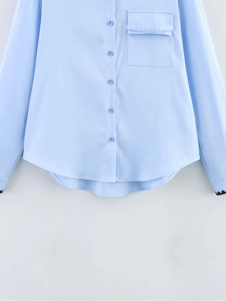 Kemeja biru kerang kerajinan sederhana bergaya Eropa, modis wanita baru, serbaguna, dan elegan, lengan panjang