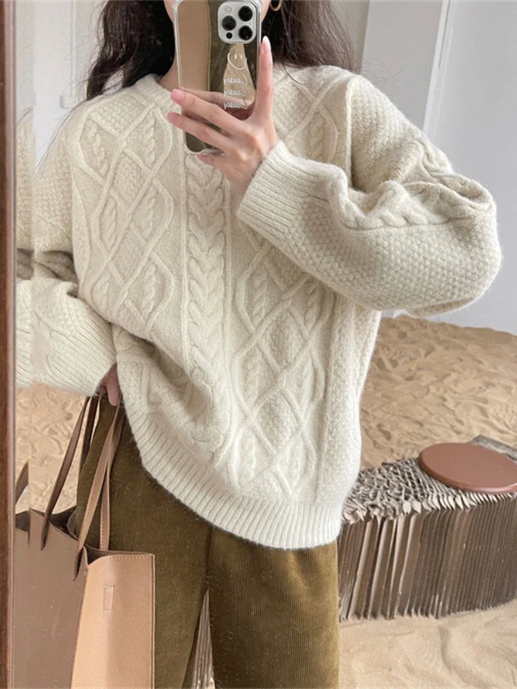 

2024 Autumn/Winter Fashion New Women's Sweet and Elegant Commuting Knitted Round Neck Thickened Warm Medium To Long Sweater