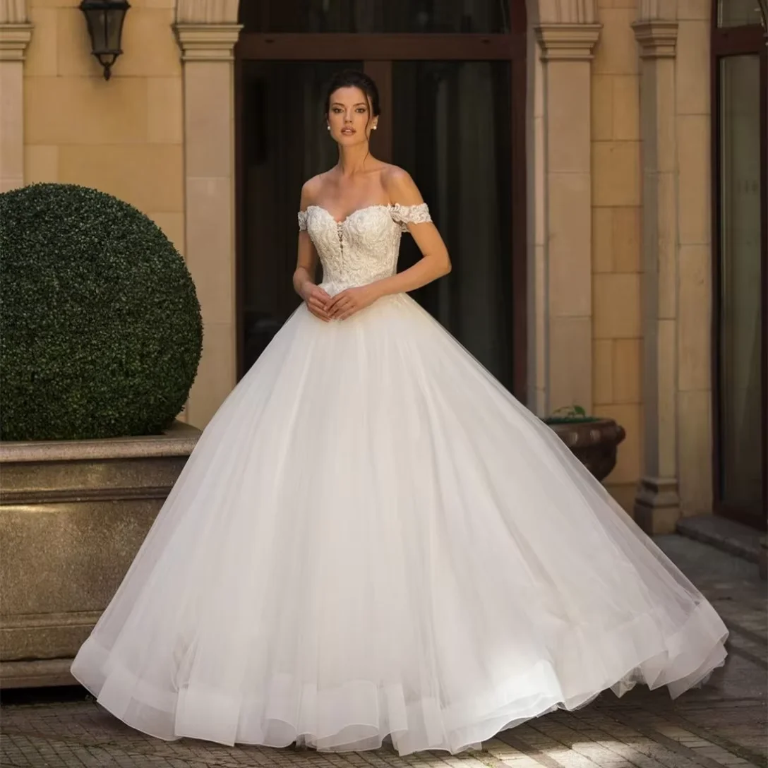 

2025 Long Tulle Ivory Wedding Dresses Lace A-Line Off Shoulder Vestido de novia Lace Up Back Sweep Train Customized Bridal Gown