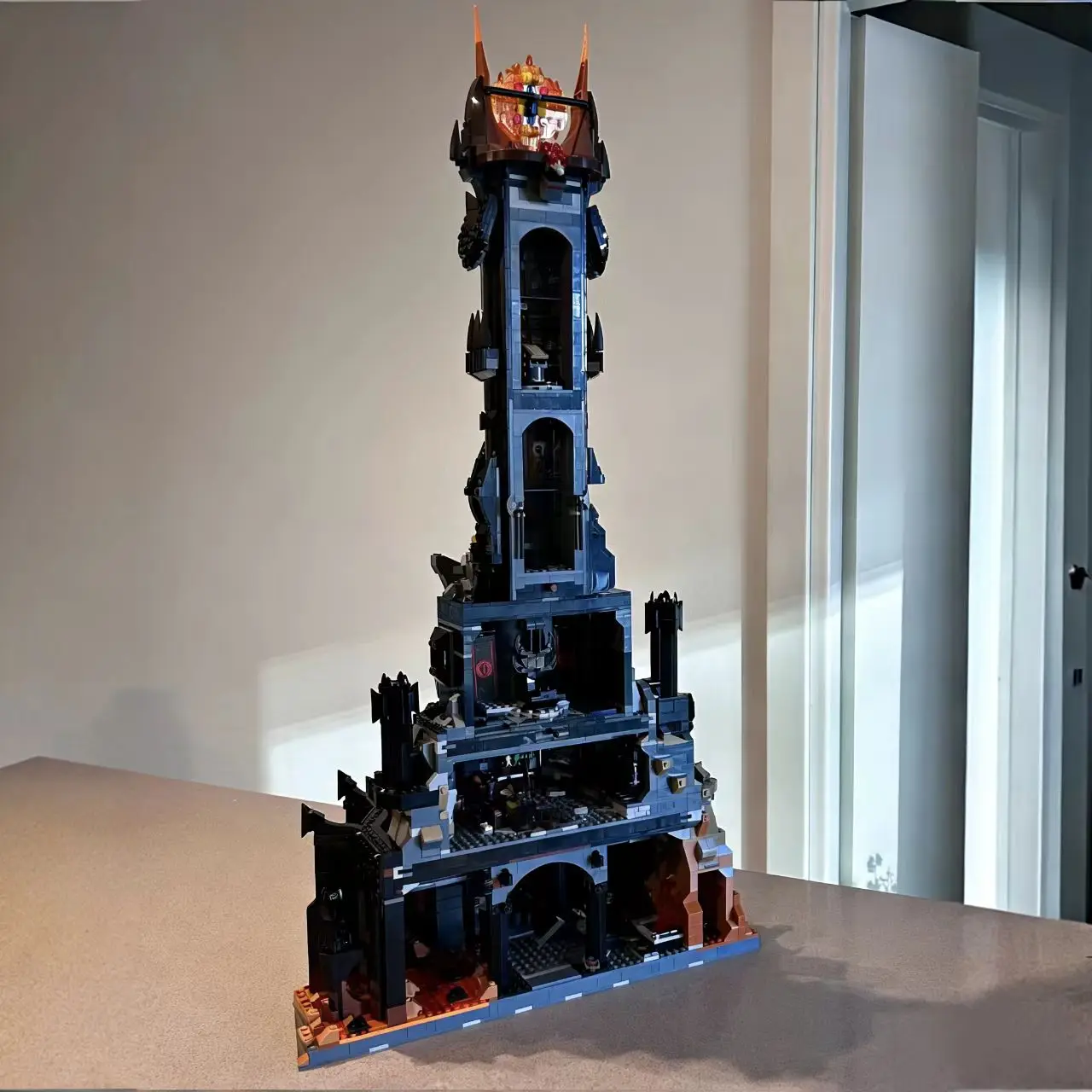

Новая модель 2025 года: Конструктор Black Tower Dark Model, 5471 деталь, игрушка для детей, подарок на день рождения для взрослых