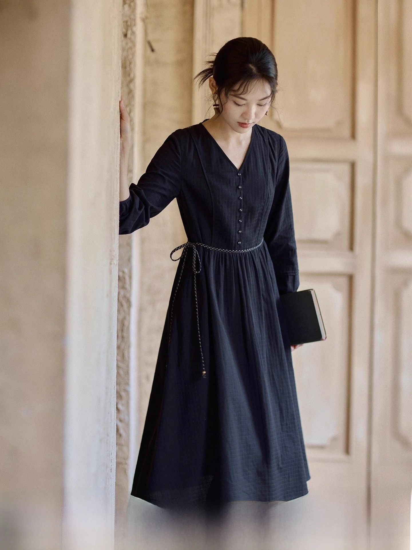 

Ele Bla Cotton V-ne Midi Dr Women's A-line Skirt Slimming Autumn Wear Red념 2025 New Sle Artistic Sle