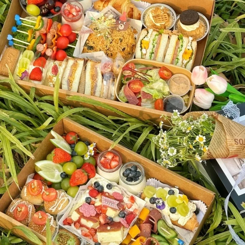 Custom. Picnic Box Disposable Outdoor Barbecue Cowhide Box Spring Outing Camping Food Grade Internet Celebrity Large Capacity to