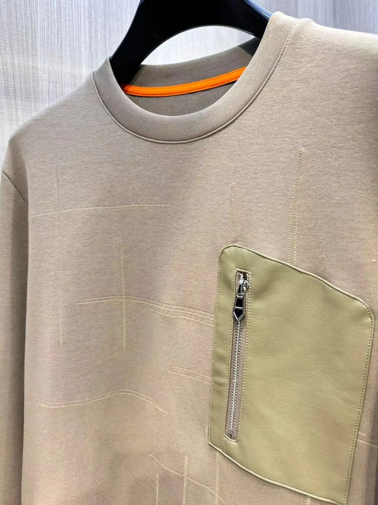 New autumn and winter fashion H leather pocket men\'s round neck sweatshirt, simple pullover