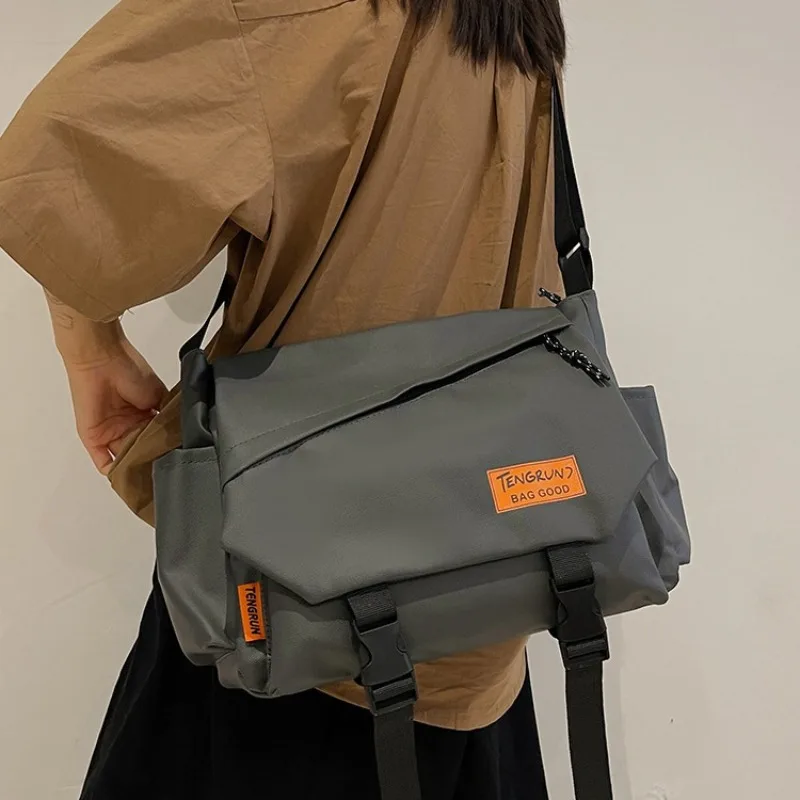 

Instagram-worthy Студенческая сумка через плечо, классный и повседневный рюкзак, сумка в японском стиле для мужчин, винтажные сумки-мессенджеры в стиле Харадзюку