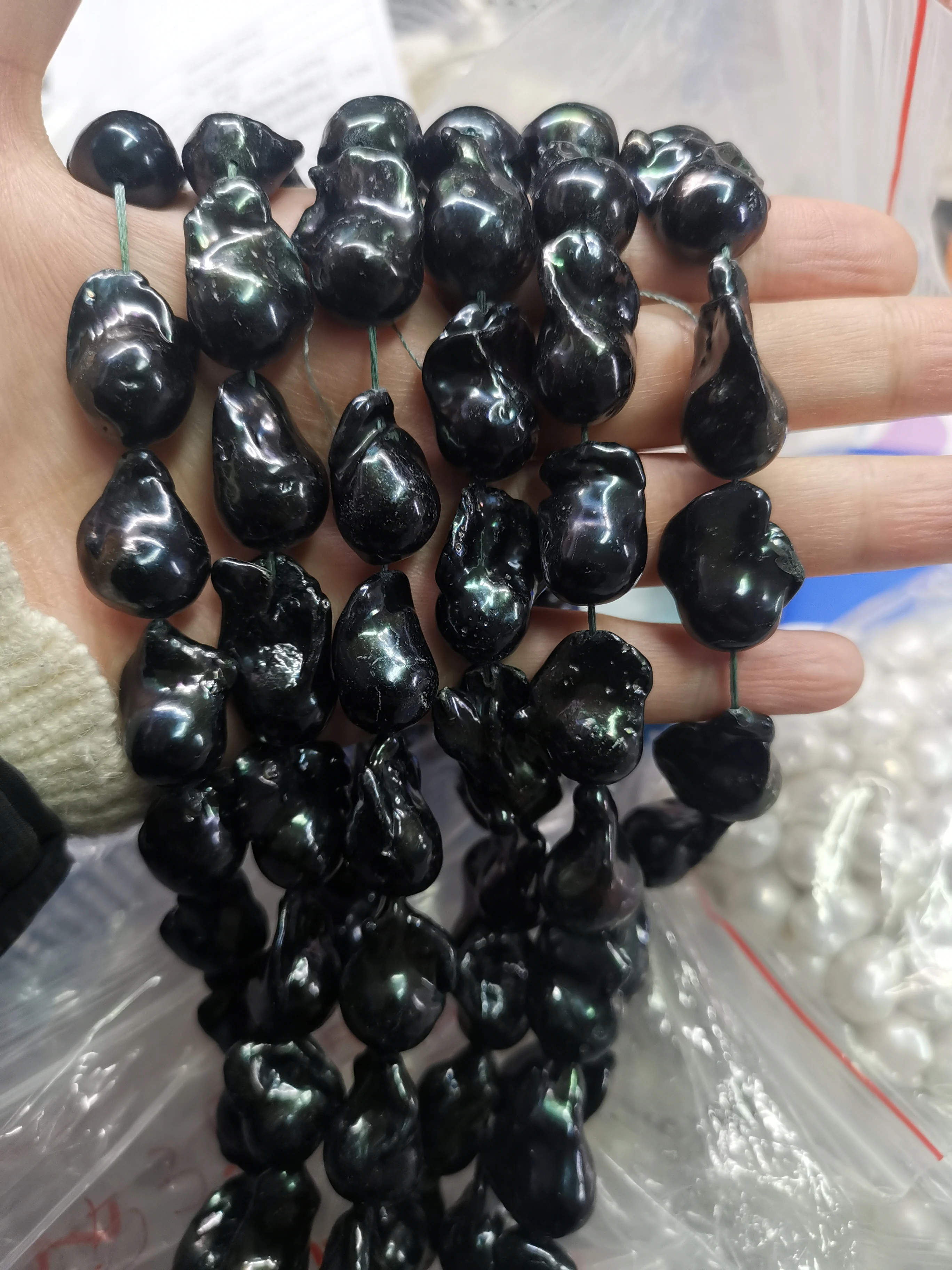 wholesale black color big baroque pearl good quality freshwater pearl strand