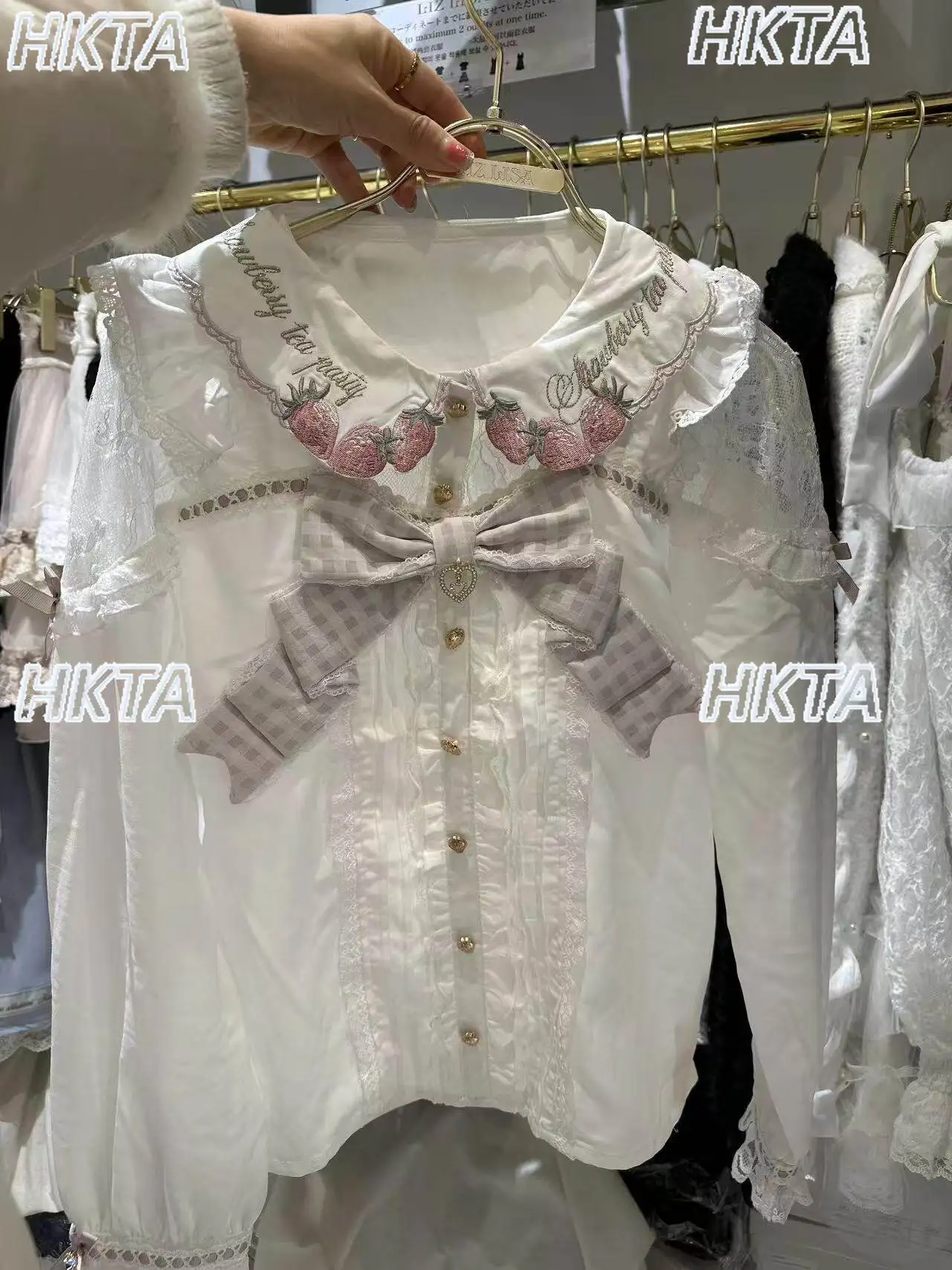 

Japanese Lolita Strawberry Letter Embroidery Cute Sweet Long Sleeved Doll Collar Shirt Lace Bow Pleated Blouses White Top Women