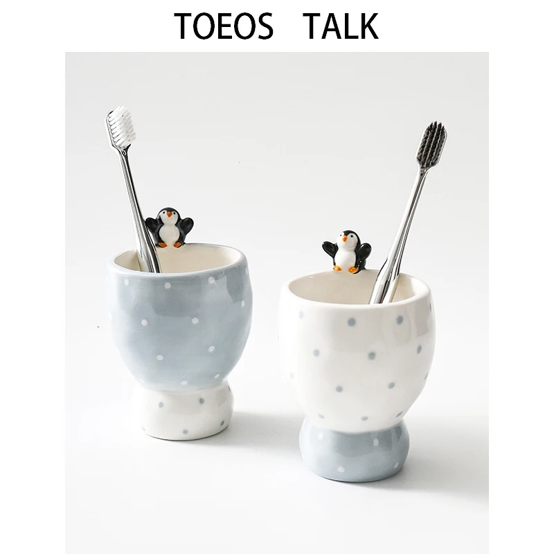 Creative Ceramic Penguin Couple Cartoon Toothbrush Cups Bathroom Accessories High Aesthetic Value Hotel Decorations Set