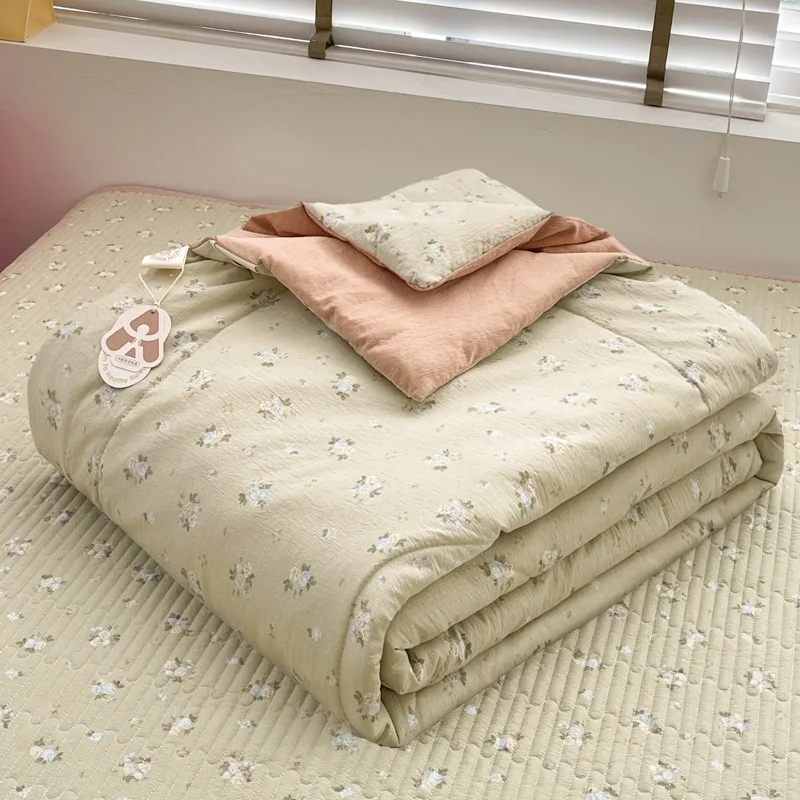 Floral Print Summer Cooling Quilt Soft Breathable Air Conditioning Comforter Lightweight Machine Washable Double Thin Blanket