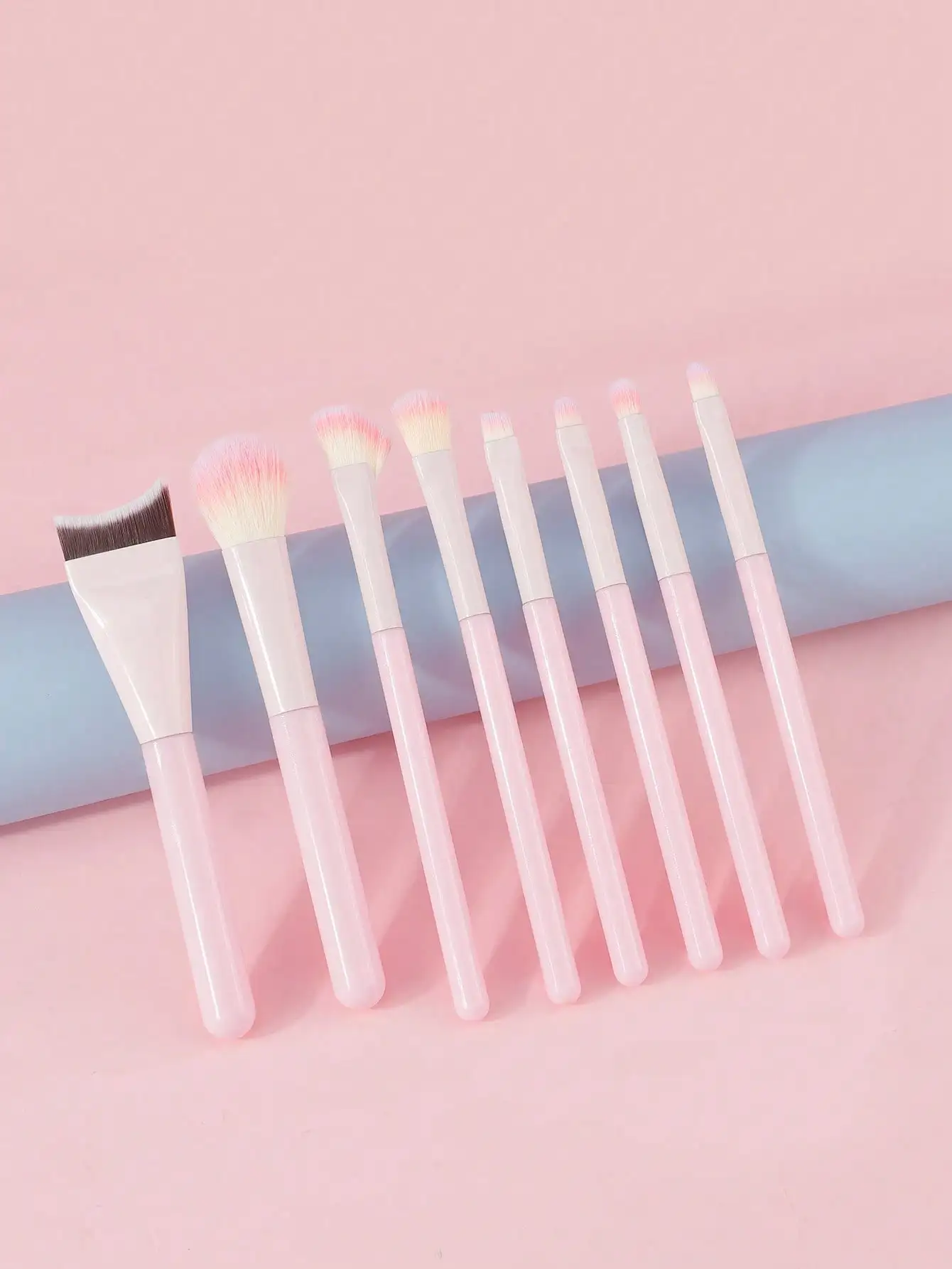 8 PCS Makeup Brush Soft Bristles Fish Tail Foundation Brush Eyeshadow Eyeliner Contour Brush Kit Make Up Tools With Bag