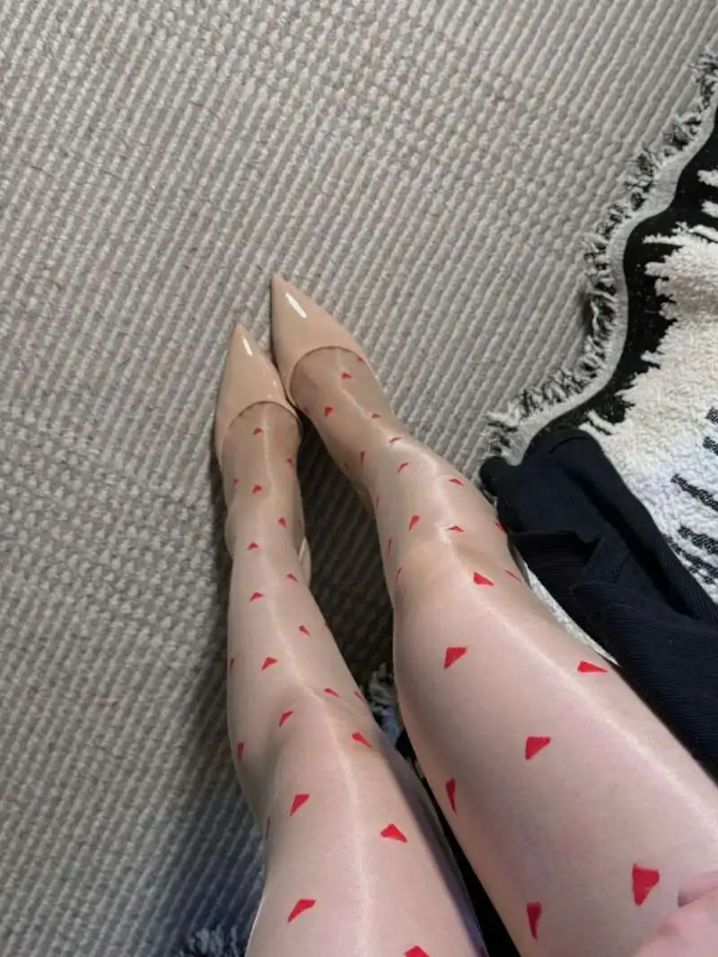 أسود جديد مثير الحرير الحب تخزين إغراء مثير أورورا النفط مشرق الحرير السلس مثير تخزين طويل تخزين الملابس الداخلية النساء 02FS