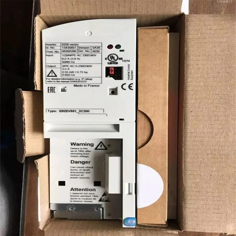 

Совершенно новый E82EV152-2B E82EV551-2C200 E82EV752-4C200 E82EV752K4C Гарантия один год