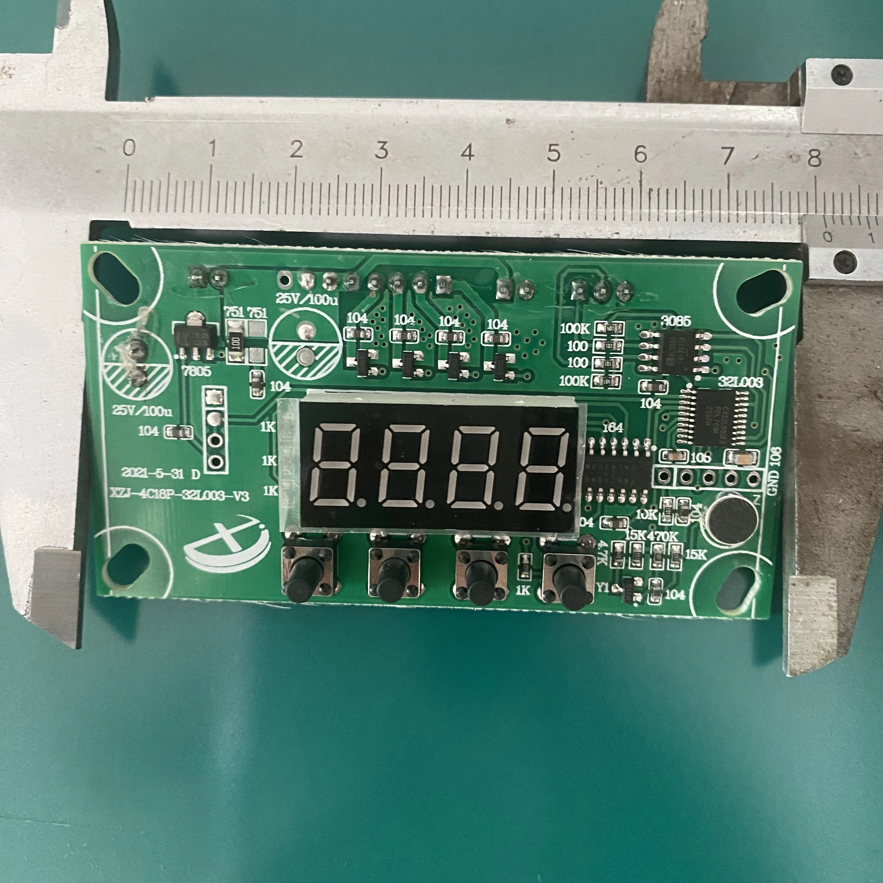 Placa base de plástico 4 en 1, XZJ-4C18P-32L003-V3, 7x12W, luz LED RGBW