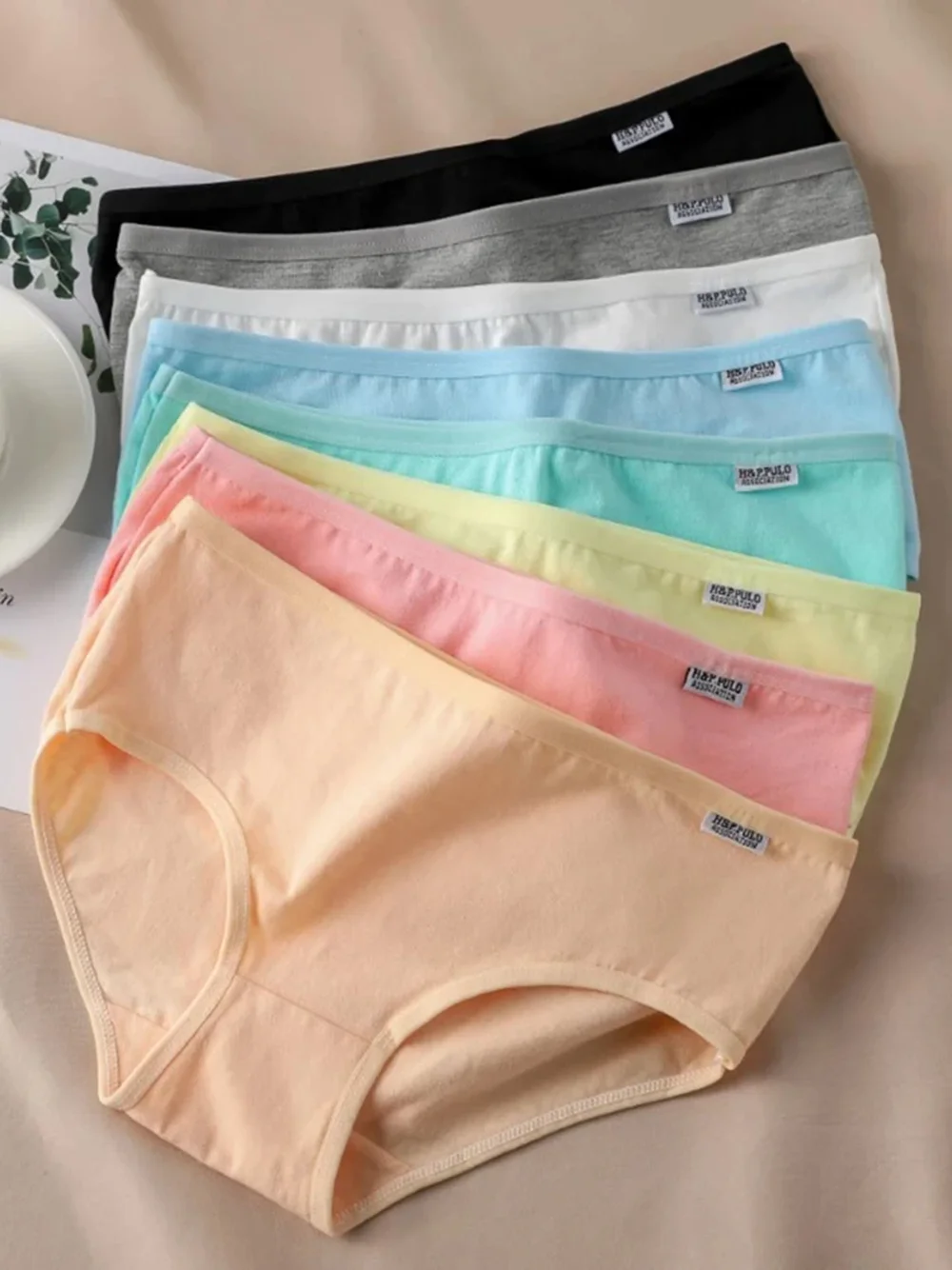 3Pcs Cotton Women\'s Underwear Soft Breathable Solid Color High Elasticity Mid Waist Underwear Simple Sexy Cute Underwear