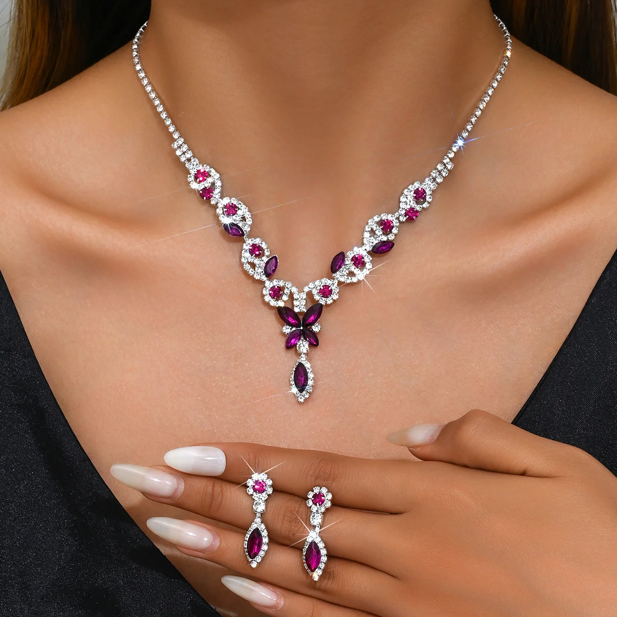 

New sweet and elegant crystal flower necklace and earrings set - fashionable. Ideal gift for your wife.
