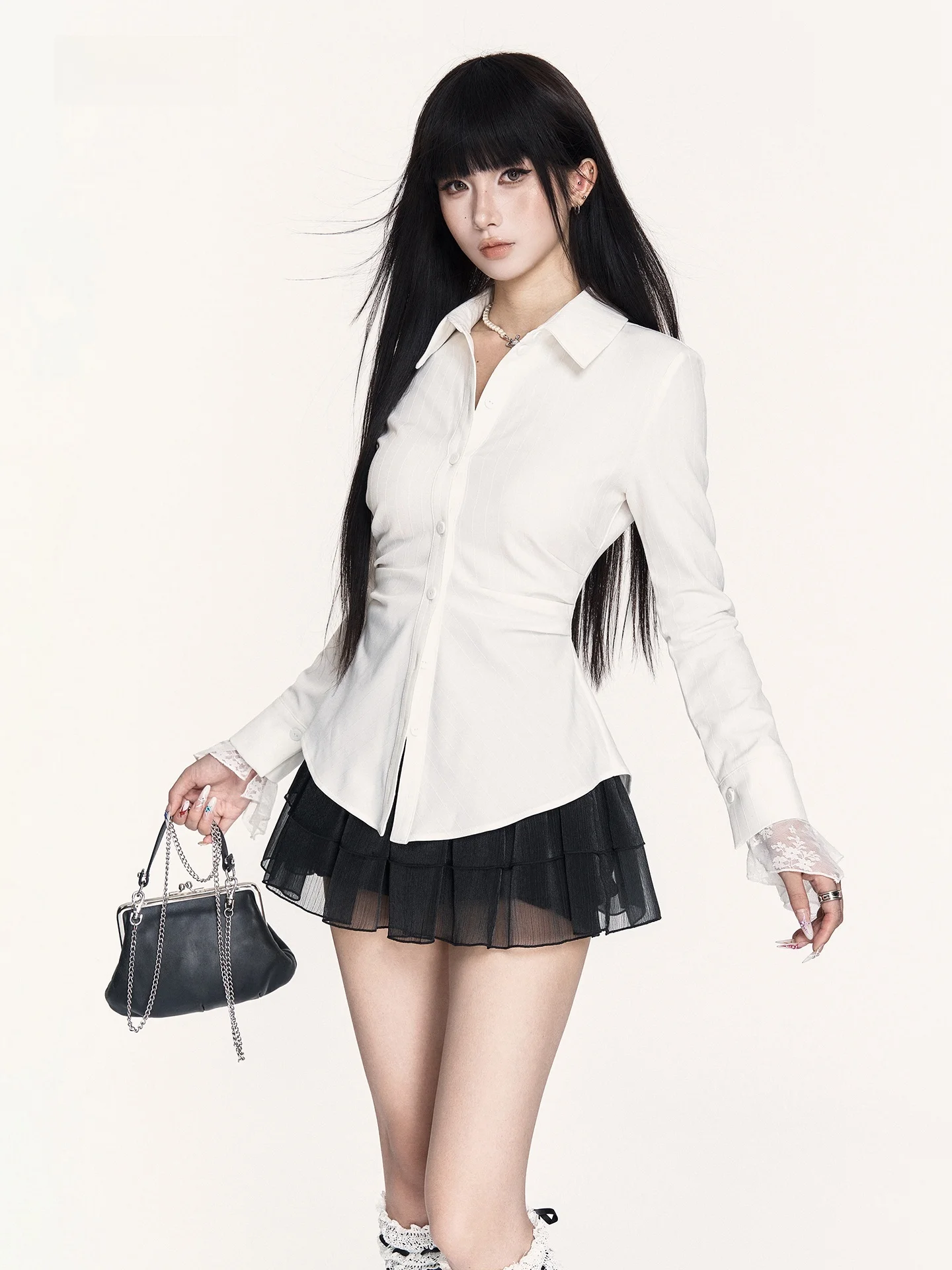 

VO School orm Sle Slim Fit Striped White Commuter irt for Girls ort Sve Long Sve Button down Casual irt