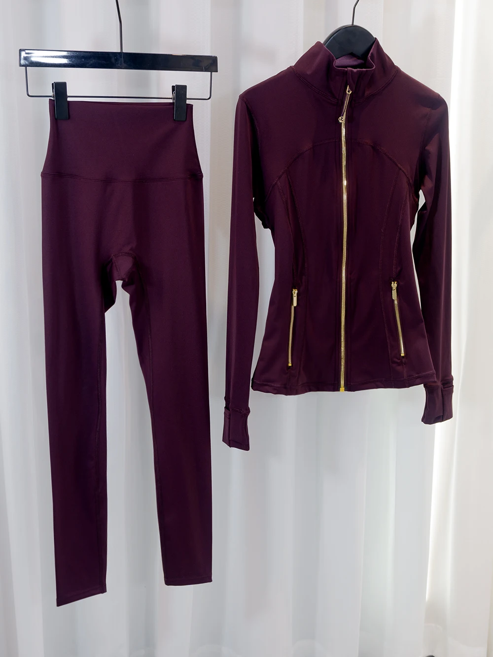 Golden Zipper Jacket Paired with yoga Pants Set, Sportswear, Quick-Drying and Breathable, Slimming and lightweight, Tight