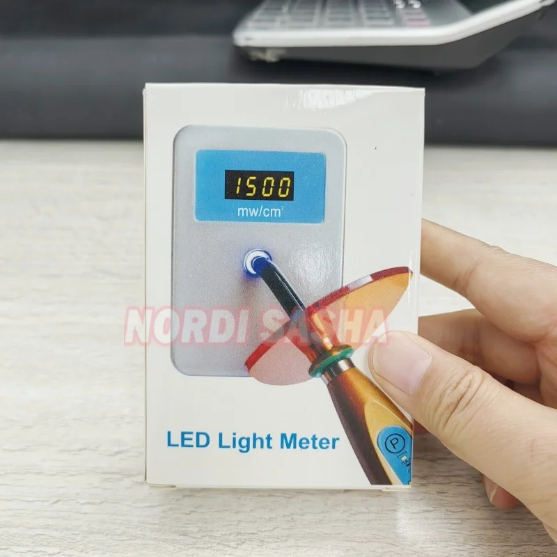 1 ชิ้น/กล่องทันตกรรม LED Curing Light Meter เครื่องทดสอบ Radiometer ดิจิตอลจอแสดงผลหน่วยทดสอบไร้สาย